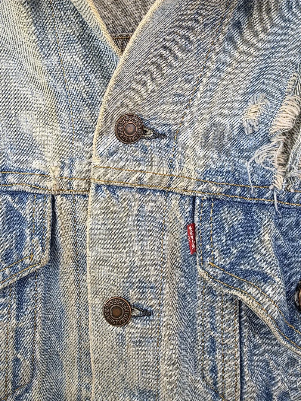 Levi's Vintage 80's Blue Denim Type III Trucker Distressed Jacket Size 42